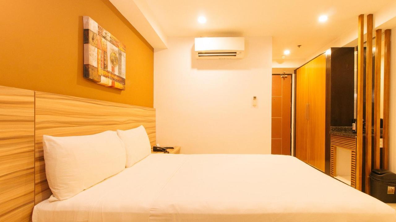 Guijo Suites Makati Makati City Exterior foto