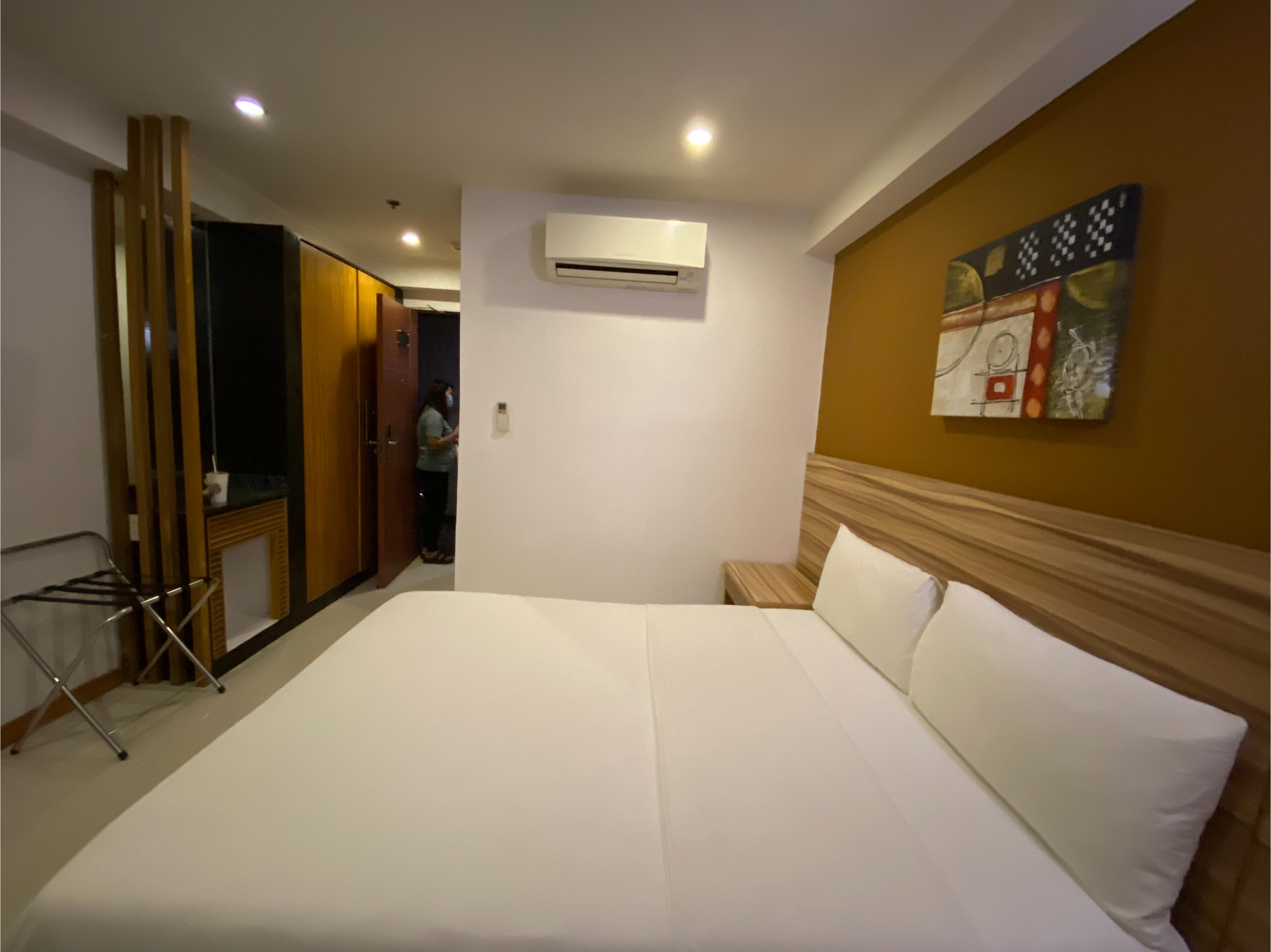 Guijo Suites Makati Makati City Exterior foto